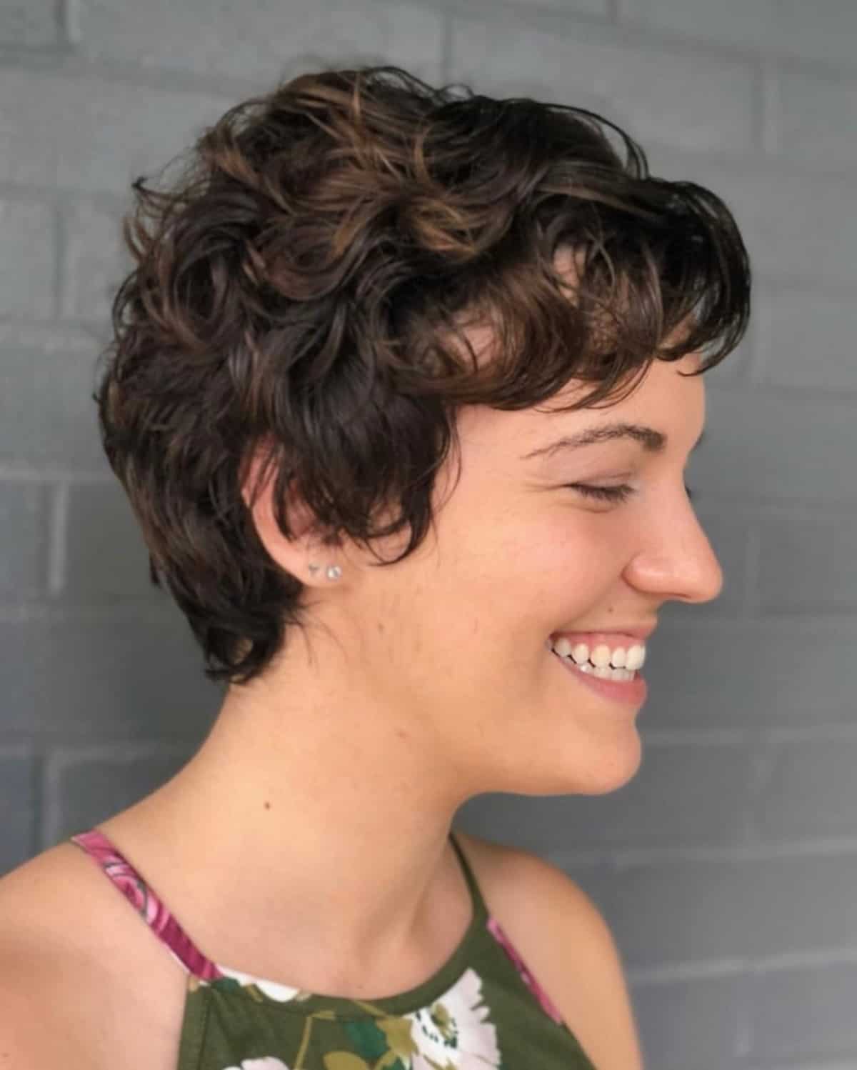 Coiffure Pixie pour un type de cheveux plus souple