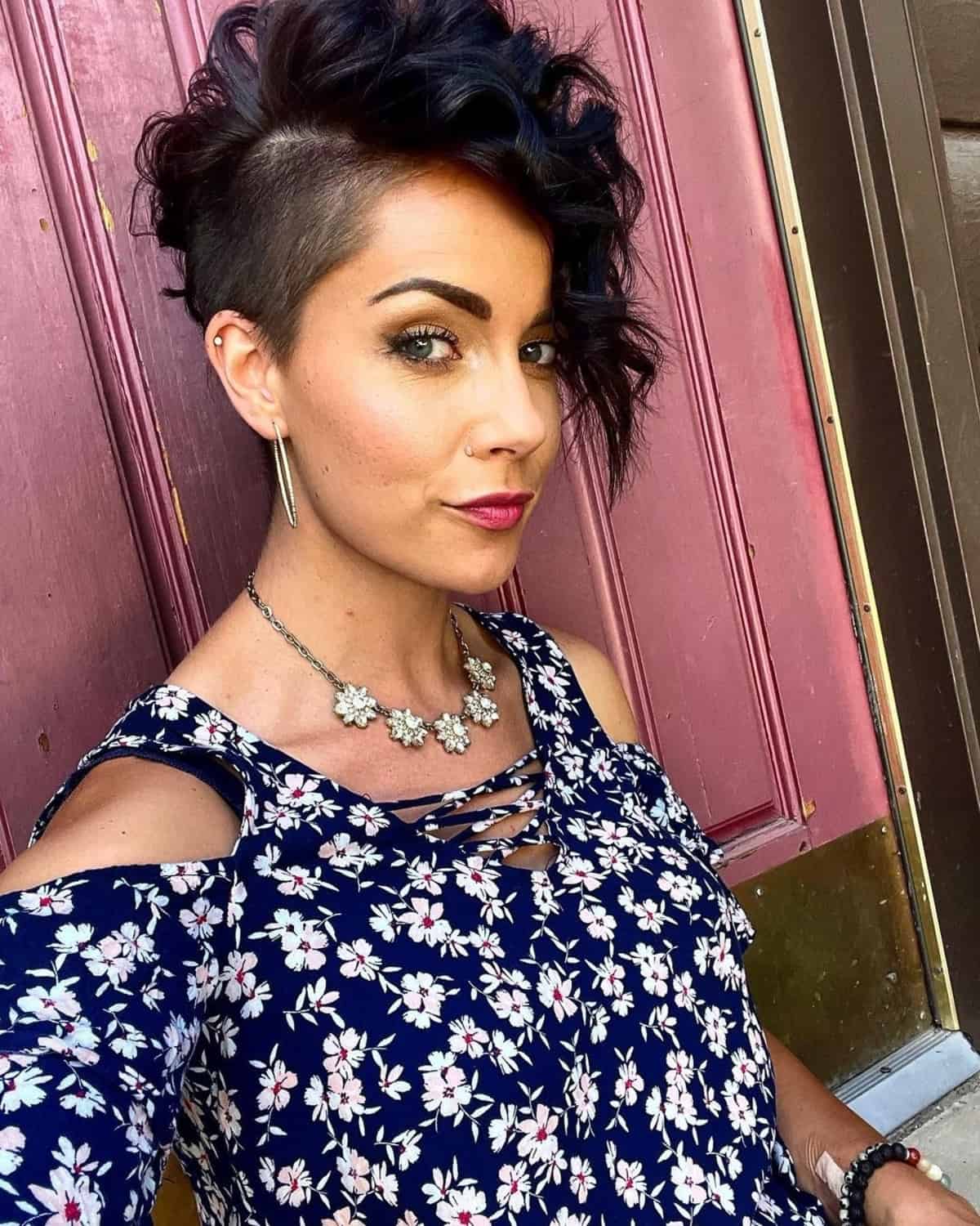 Edgy Pixie Hairstyle pour cheveux ondulés