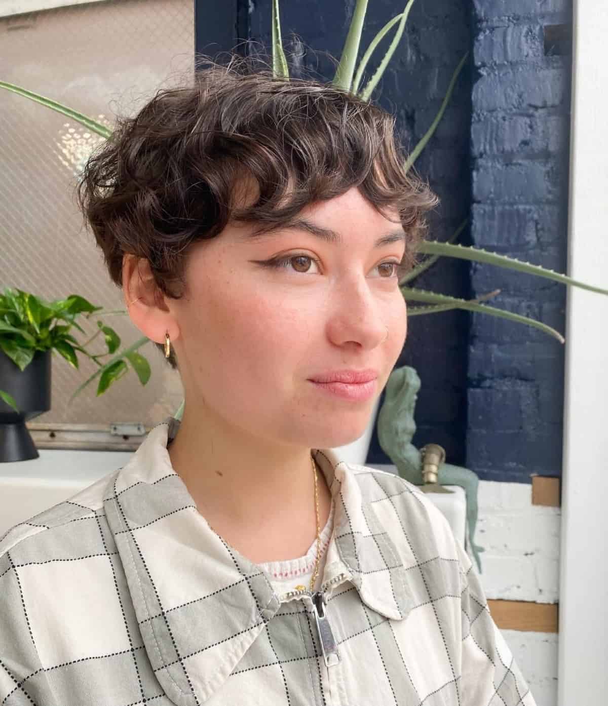 Pixie ondulé avec frange