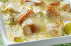Cake au poulet, poireaux et cheddar