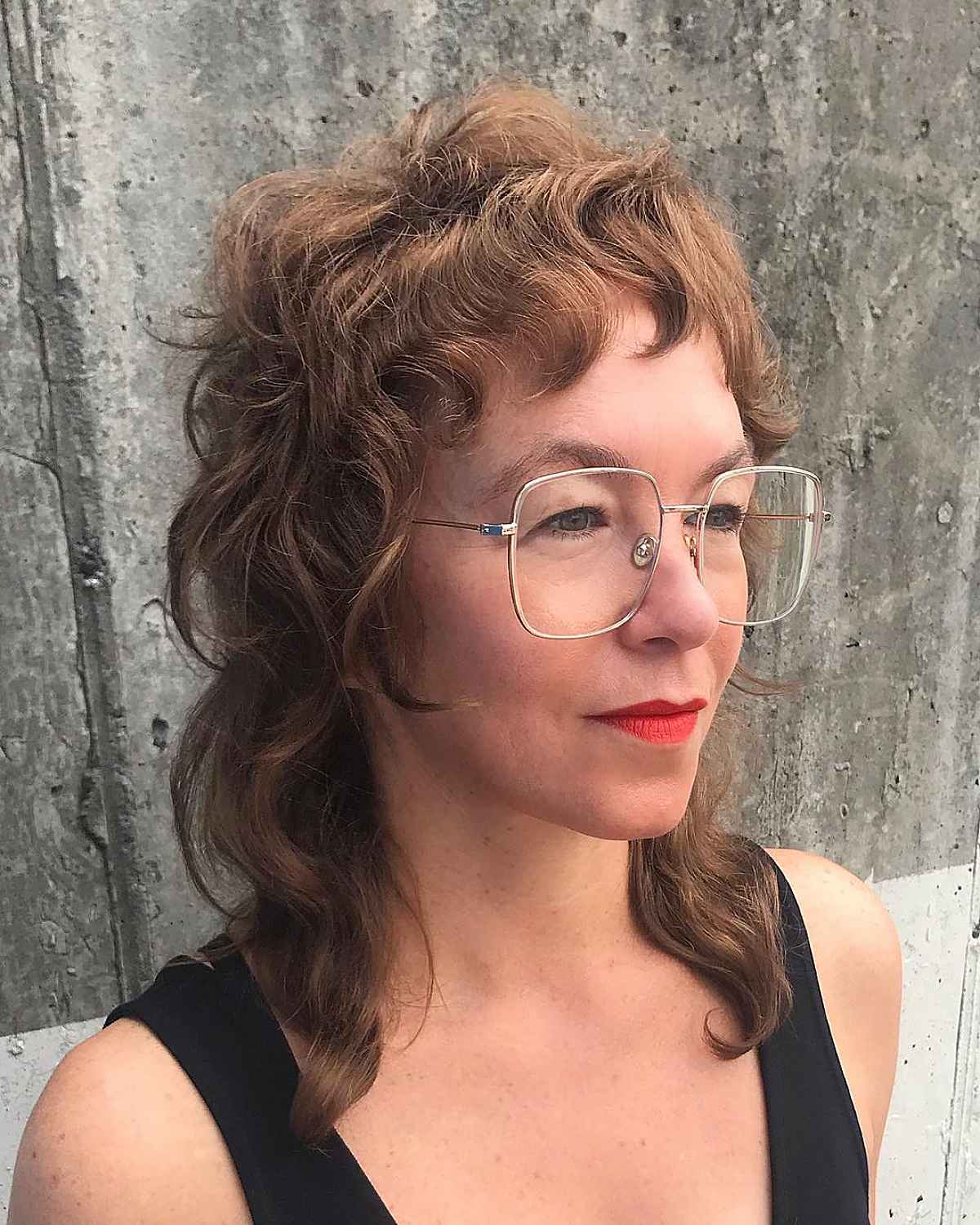 Coupe Loup pour les femmes avec des lunettes