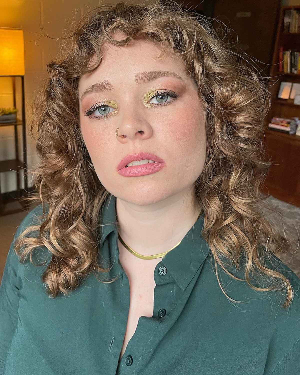 Coupe loup pour cheveux bouclés