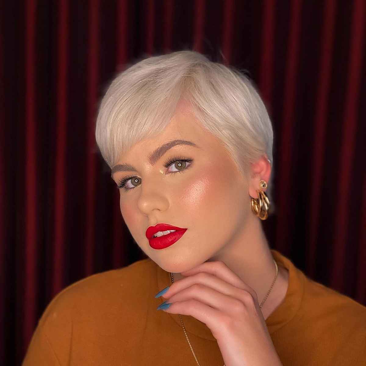 Coupe Pixie amincissante pour les visages ronds