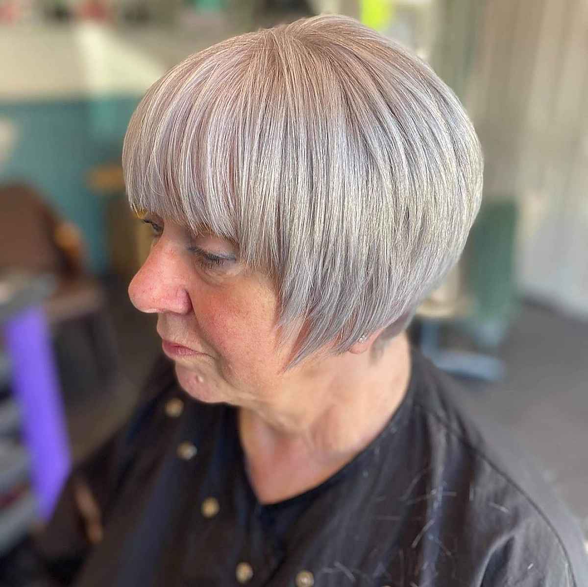 Bob classique dégradé pour les femmes de plus de 60 ans aux cheveux fins