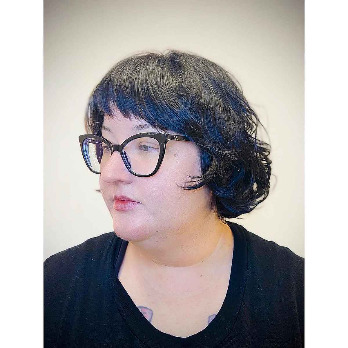 Chic Layered Bob avec Bangs