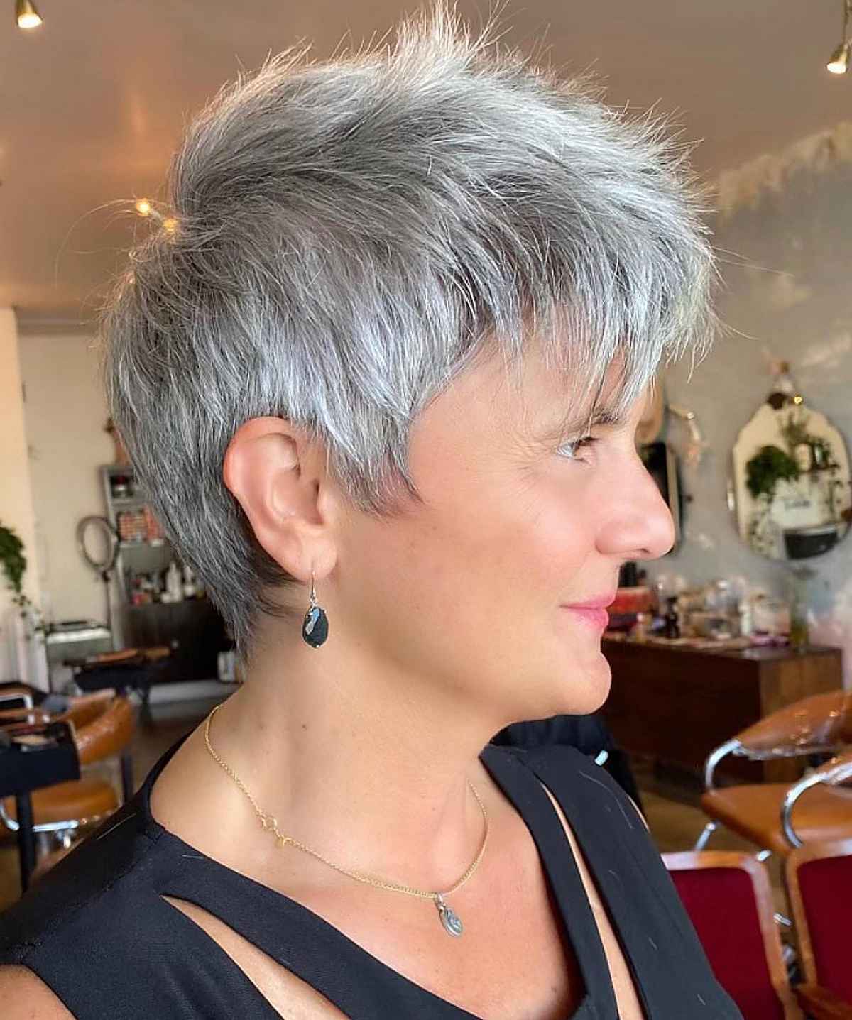Coupe de cheveux en épi pour cheveux fins