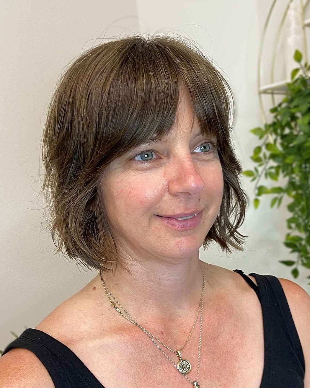 Coupe française pour les femmes aux visages ronds