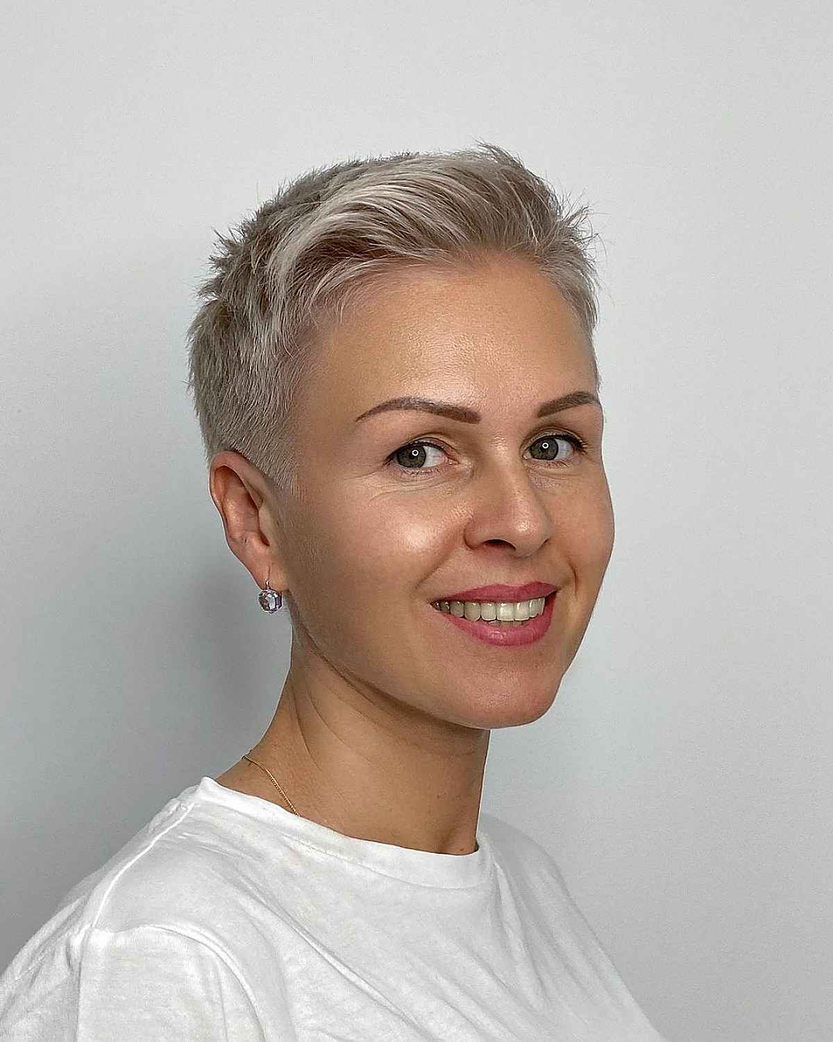 Pixie courte populaire pour cheveux raides