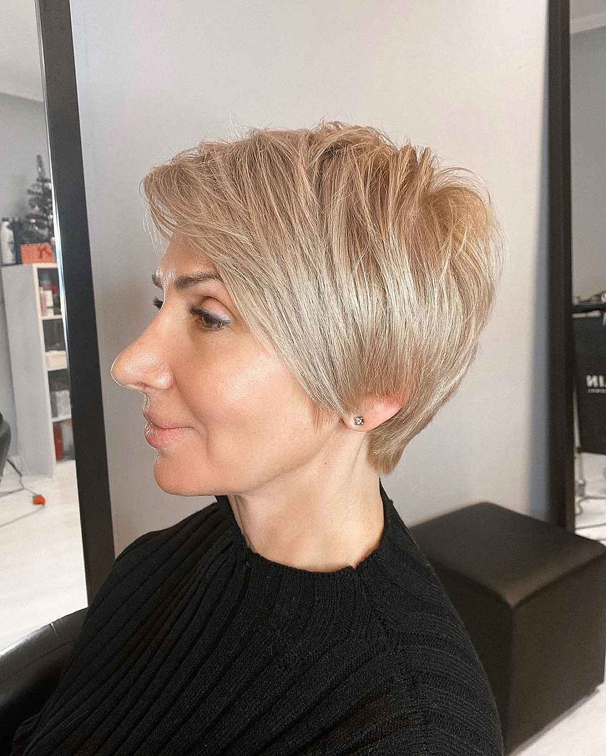 Coupe Pixie longue avec frange latérale