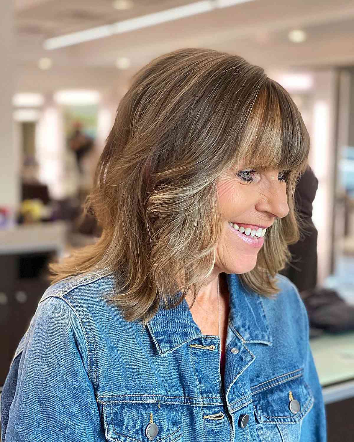 Brun champignon avec reflets blonds bloqués