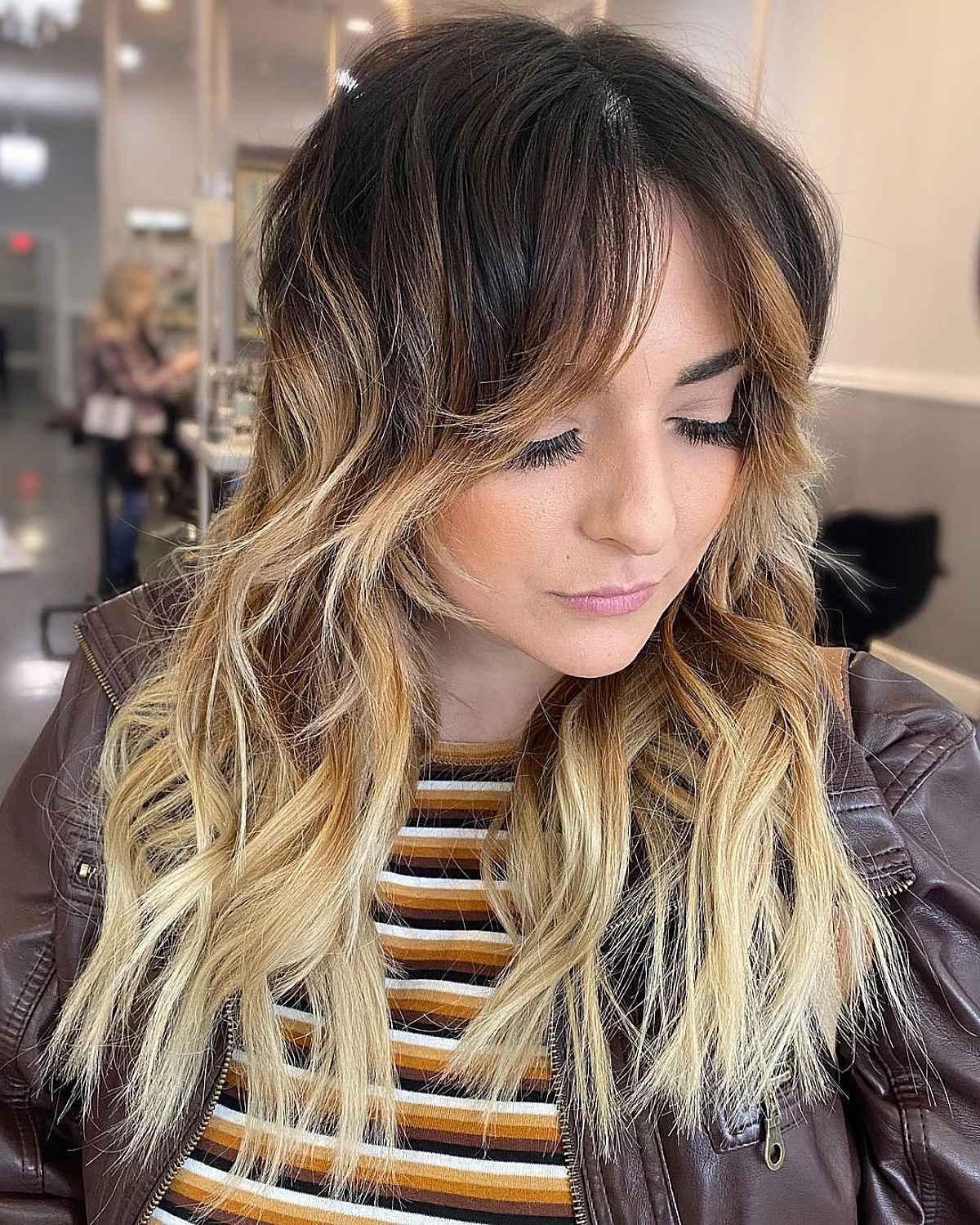 Coiffure pieuvre longue avec frange rideau souple
