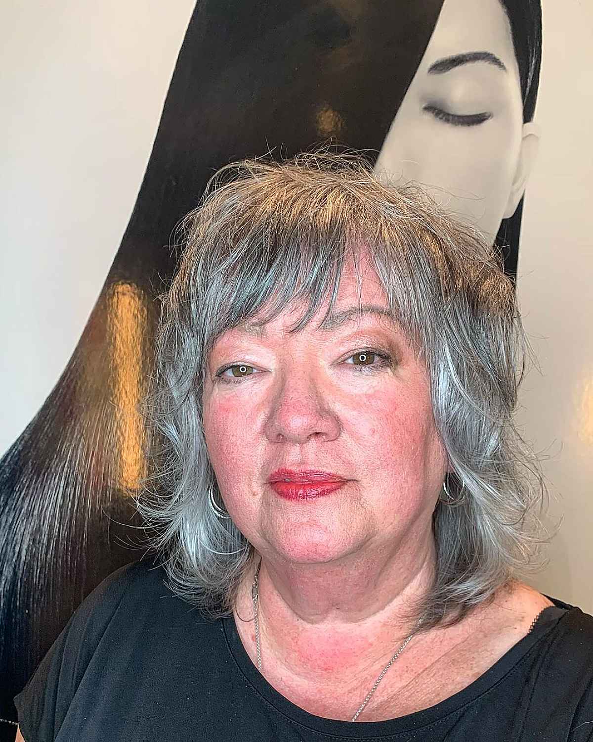 Lob avec des couches hirsutes pour les femmes de plus de 60 ans