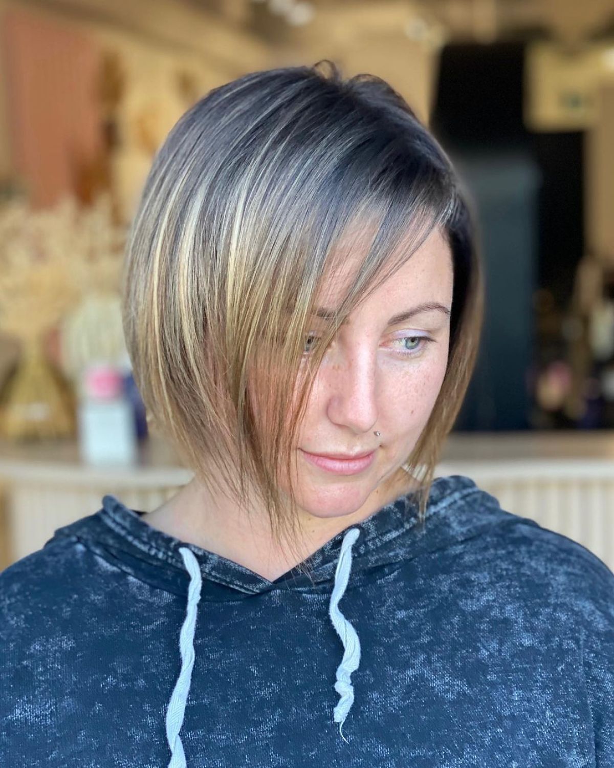 Bob rond au niveau du menton sur cheveux fins et lisses