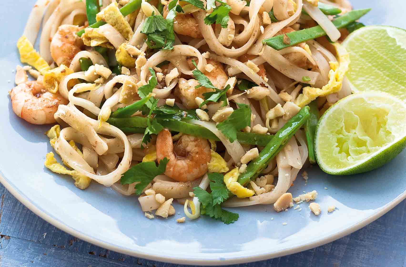 Repas à 600 calories Pad Thai aux crevettes