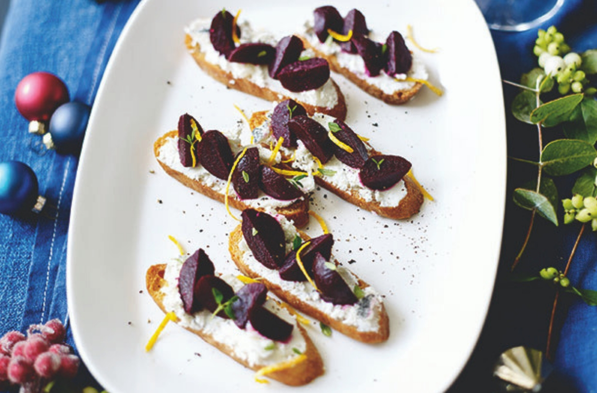 Recette de canapés Crostini à la betterave et au fromage de chèvre