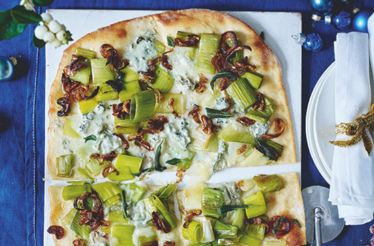 Recette de canape_Pizza au poireau et au fromage bleu