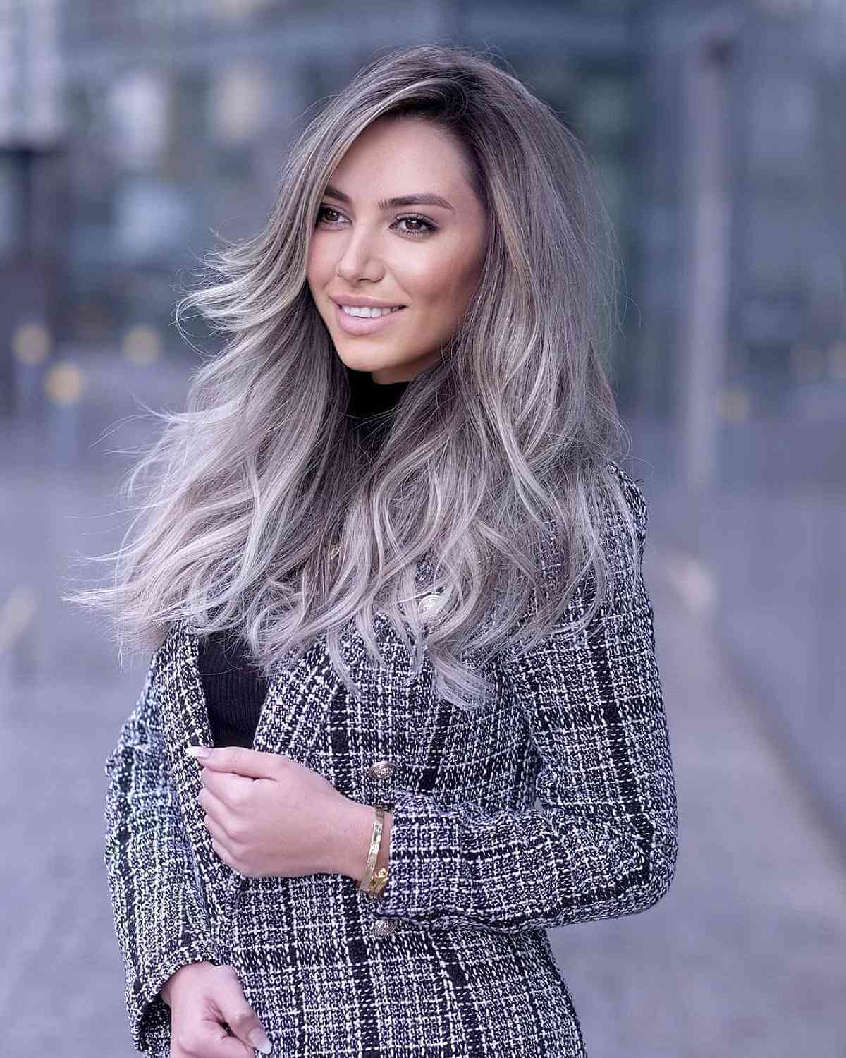 Mèches balayage blond froid