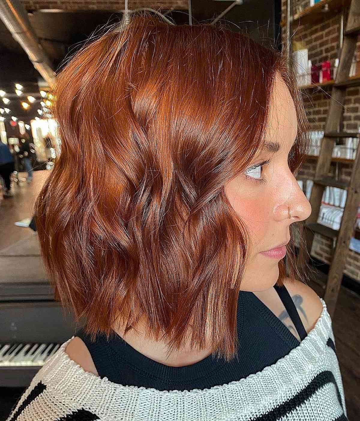Coiffure en épi Auburn cuivré pour cheveux courts