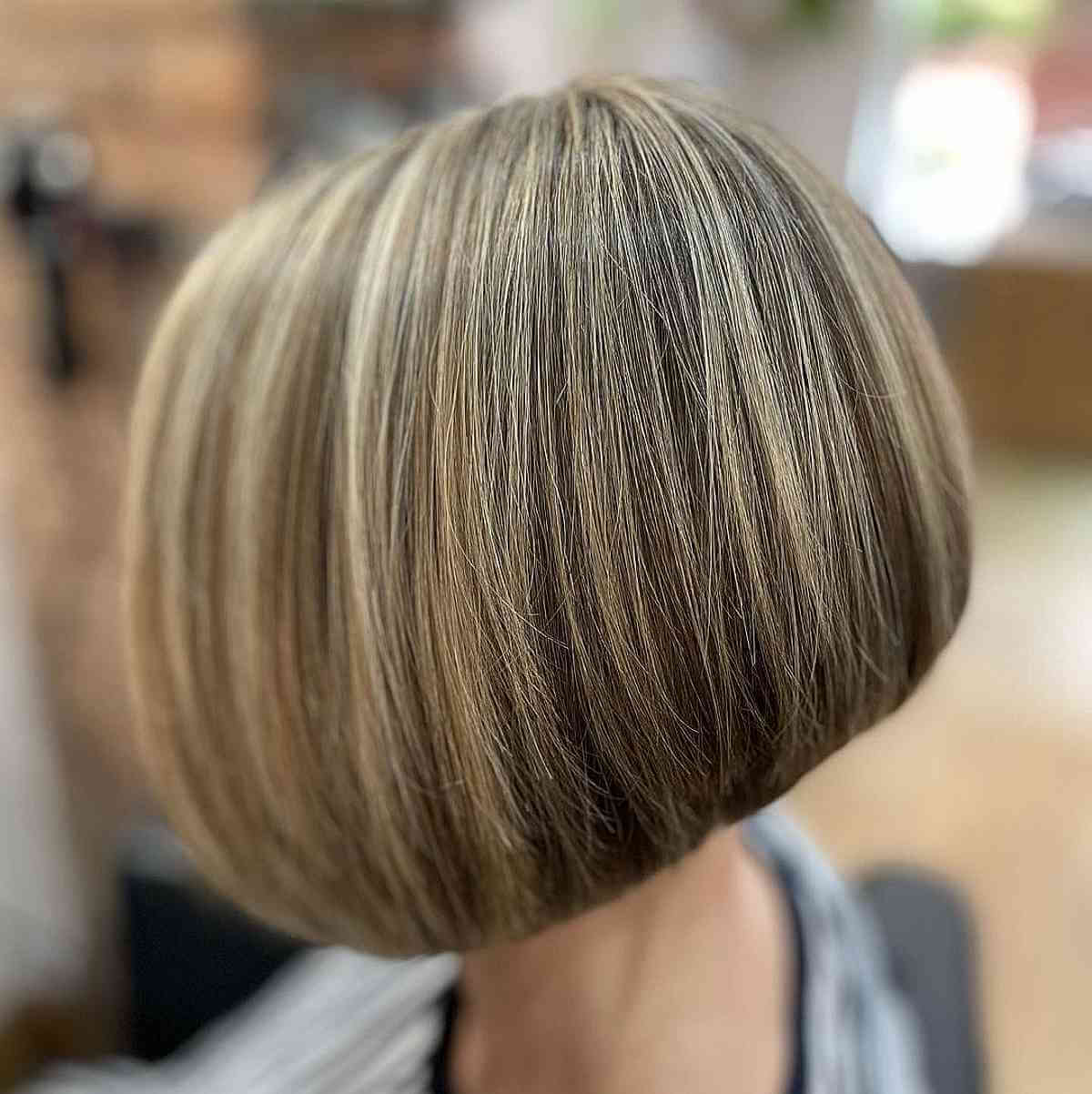 Mèches subtiles dans des tons blond miel