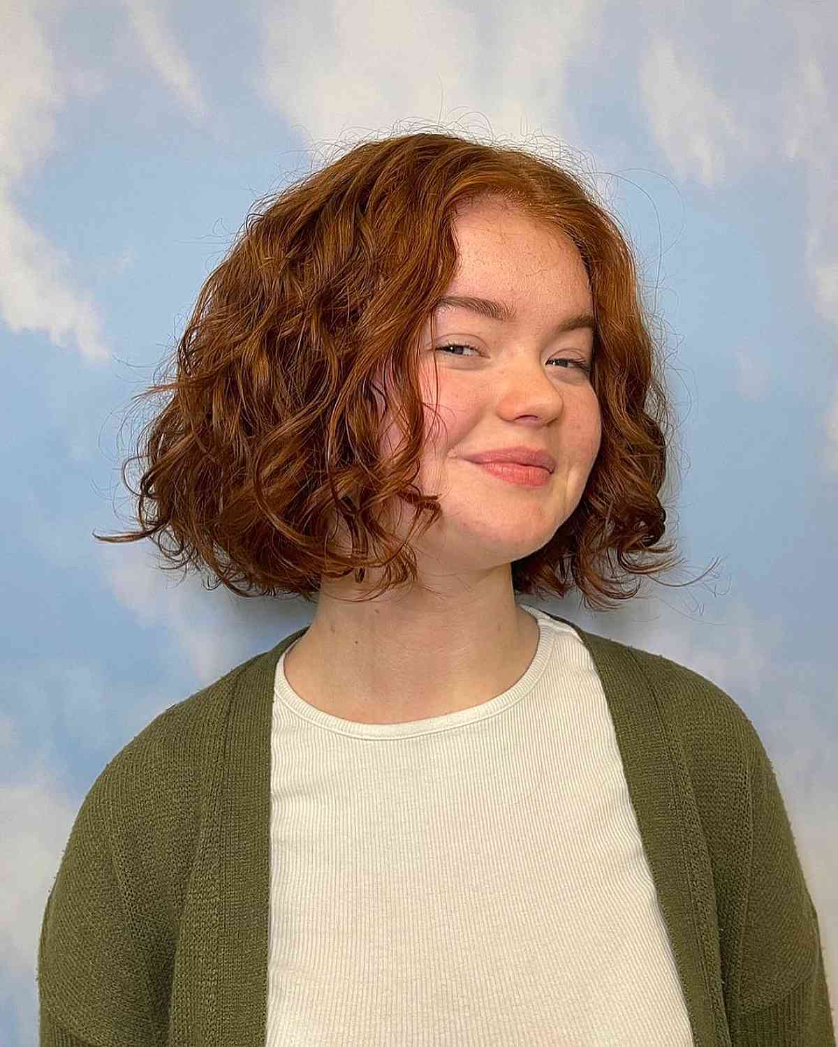 Bob frisé brun clair roux pour cheveux courts