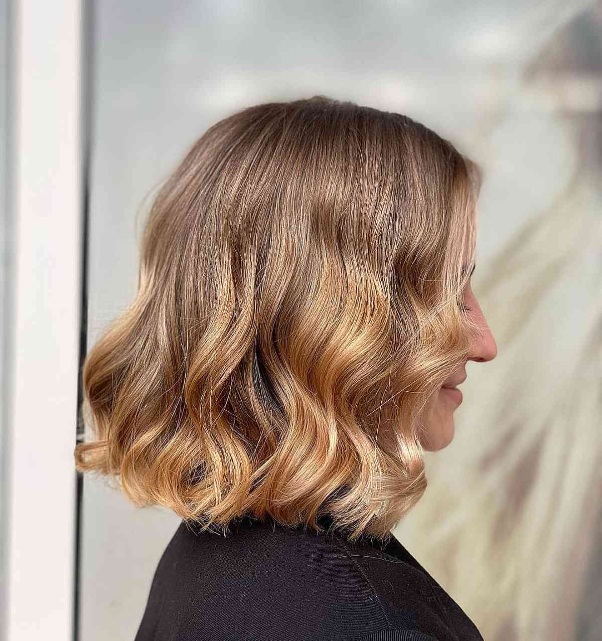 Lob ondulé brun clair avec ombres