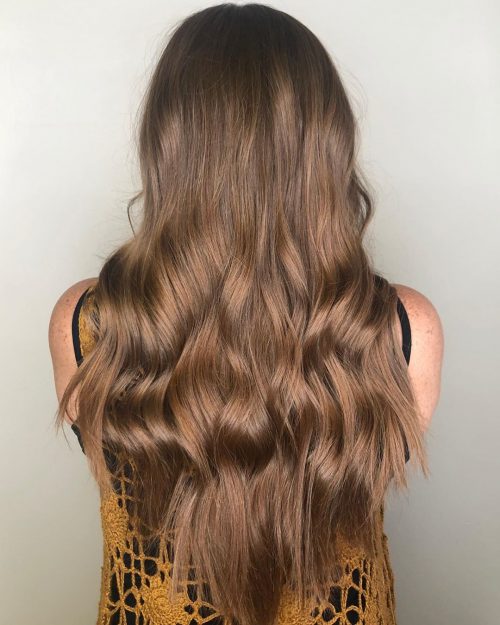 Cheveux super longs coupés en V