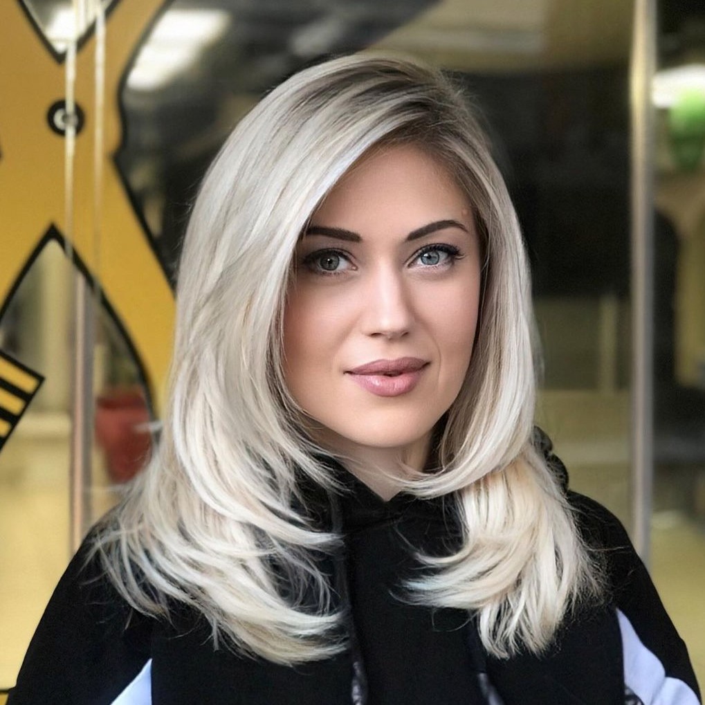 Cheveux Mi-longs avec Couches Effilées