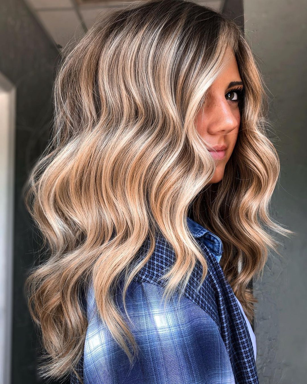 Root Smudge and Shades of Blonde Hair