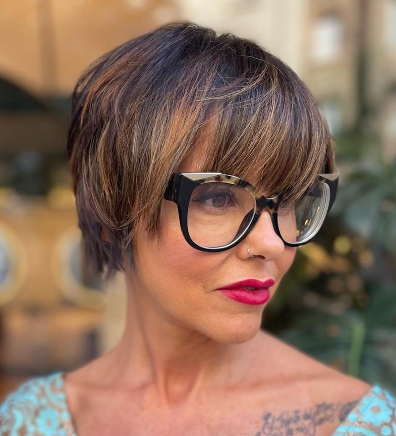 Brown Shaggy Bob with Caramel Highlights