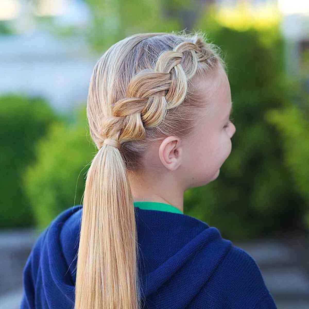 Coiffure Tresse Hollandaise sur le Côté pour Softball
