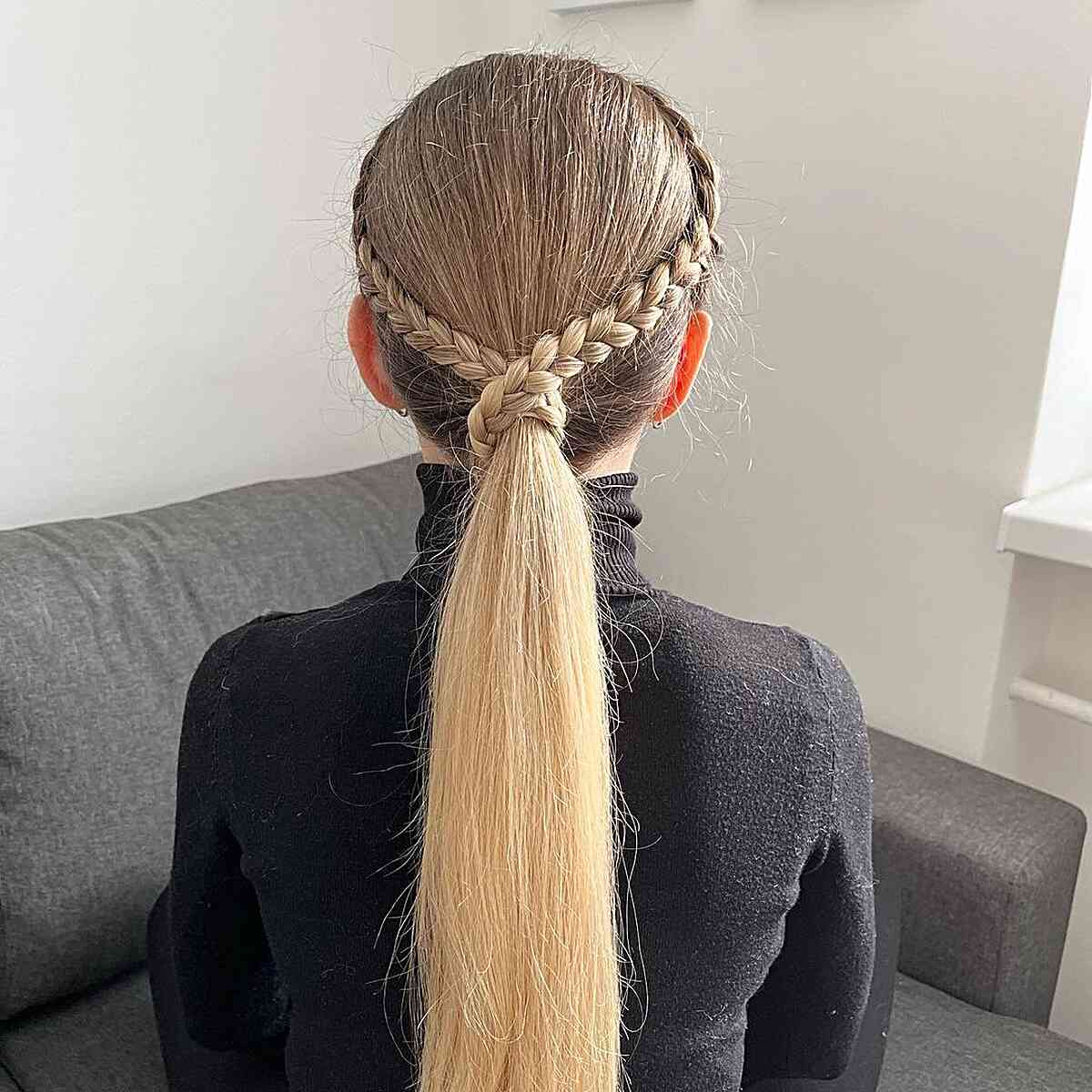 Coiffure de Softball 2 Tresses 1 Queue de Cheval pour Dames aux Cheveux Longs