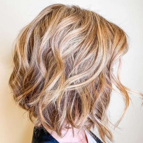 bob cheveux courts ondulés