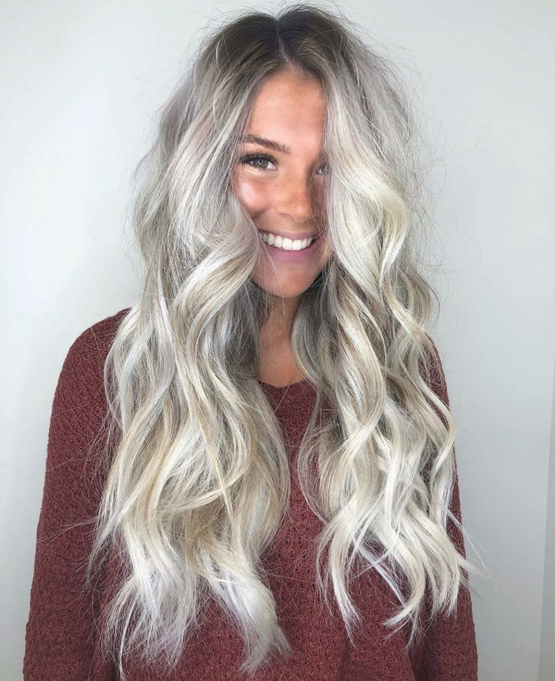 cheveux blond cendré argenté clair